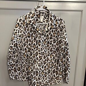 Chico's sz 2 leopard no iron Button-Up Blouse